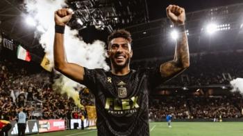 Sale Carlos Vela, entra Cristiano Ronaldo; el plan del LAFC